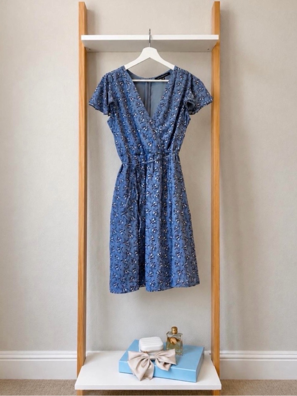 French Connection blue floral Agata belted wrap dress size 4